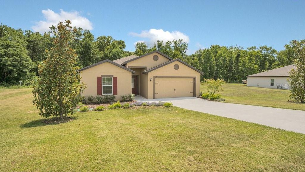 Image 2 of property listing at 12958 DEL LAGO DRIVE, Astatula, FL 34705