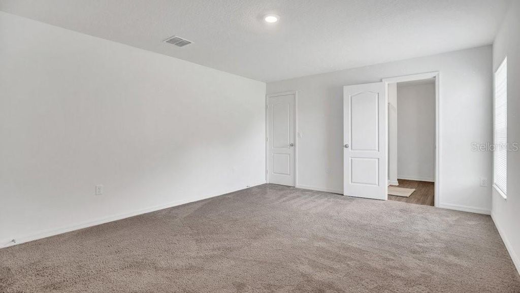 Image 13 of property listing at 12958 DEL LAGO DRIVE, Astatula, FL 34705