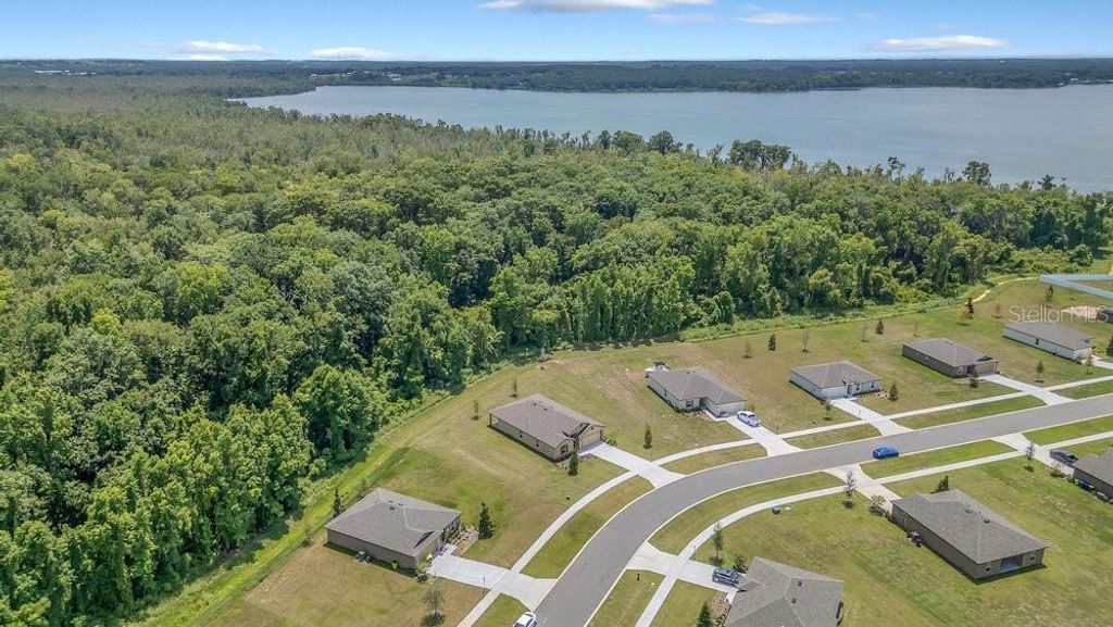 Image 31 of property listing at 12958 DEL LAGO DRIVE, Astatula, FL 34705