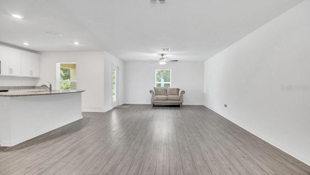 Image 9 of property listing at 12958 DEL LAGO DRIVE, Astatula, FL 34705