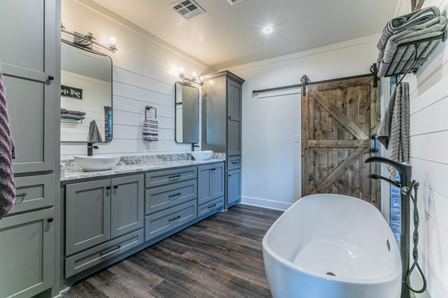 289 E Bell Road, Waco, TX 76705