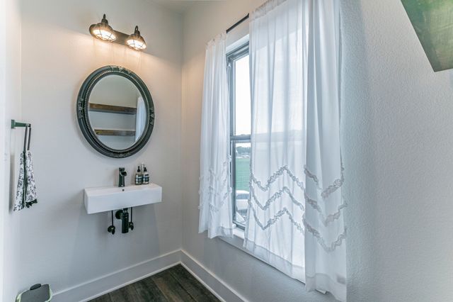 289 E Bell Road, Waco, TX 76705