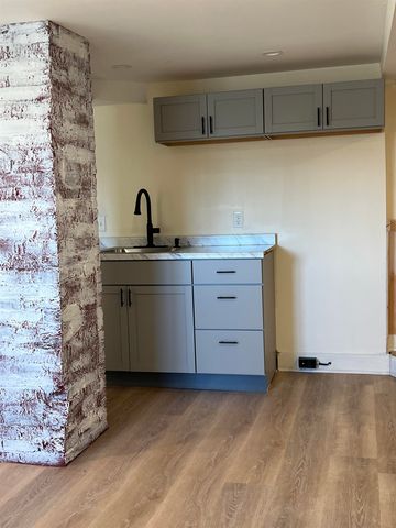 132 Chapel Street, Portsmouth, NH 03801