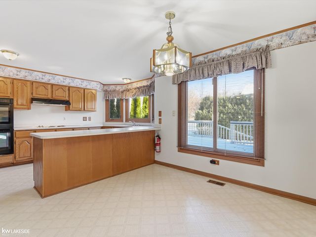 6190 Silverstone Drive, Troy, MI 48085