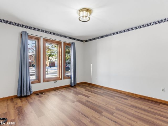 6190 Silverstone Drive, Troy, MI 48085