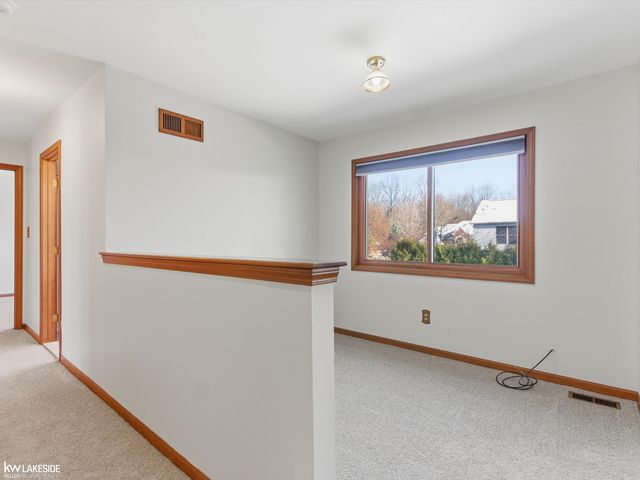 6190 Silverstone Drive, Troy, MI 48085