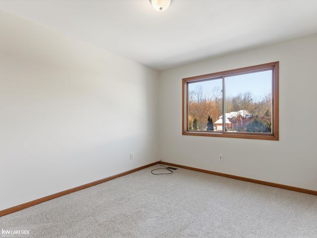 6190 Silverstone Drive, Troy, MI 48085