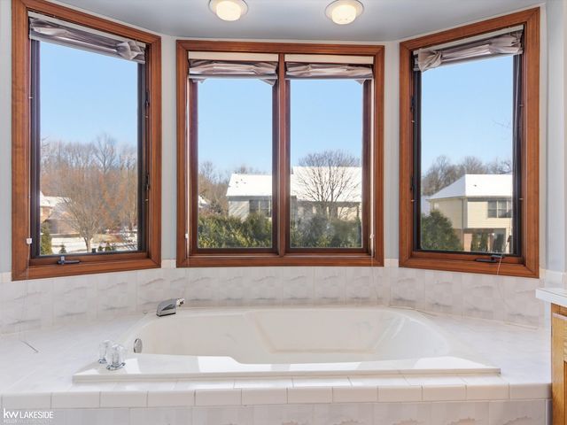 6190 Silverstone Drive, Troy, MI 48085