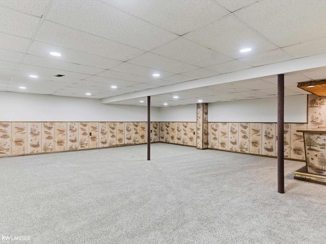 6190 Silverstone Drive, Troy, MI 48085