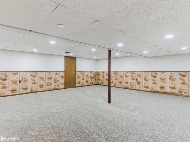 6190 Silverstone Drive, Troy, MI 48085