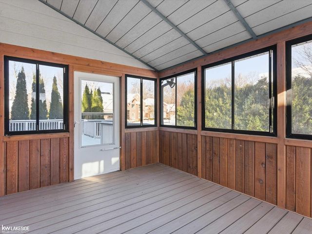 6190 Silverstone Drive, Troy, MI 48085