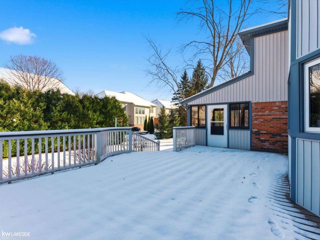 6190 Silverstone Drive, Troy, MI 48085