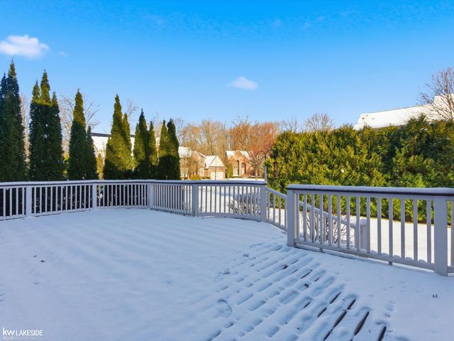 6190 Silverstone Drive, Troy, MI 48085