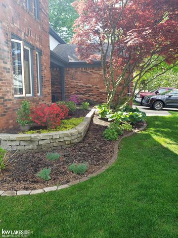 6190 Silverstone Drive, Troy, MI 48085