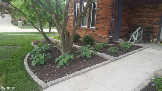 6190 Silverstone Drive, Troy, MI 48085