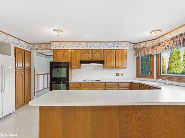 6190 Silverstone Drive, Troy, MI 48085