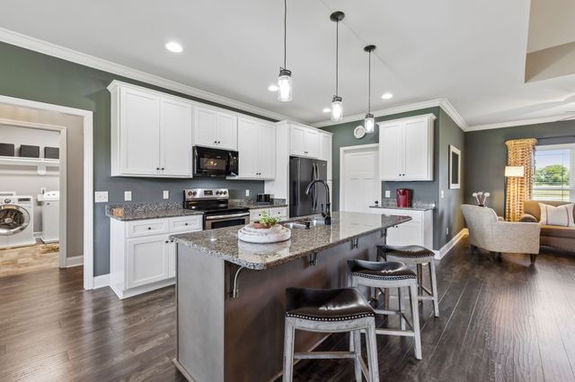 1357 Neil Rd, Chapel Hill, TN 37034