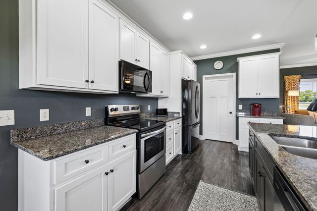 1357 Neil Rd, Chapel Hill, TN 37034