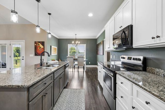 1357 Neil Rd, Chapel Hill, TN 37034