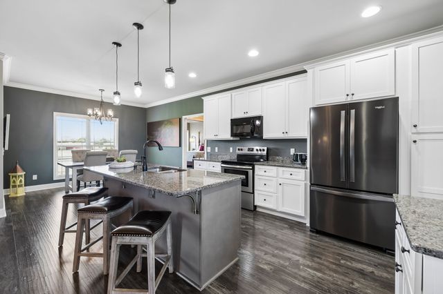 1357 Neil Rd, Chapel Hill, TN 37034