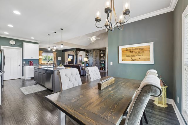 1357 Neil Rd, Chapel Hill, TN 37034