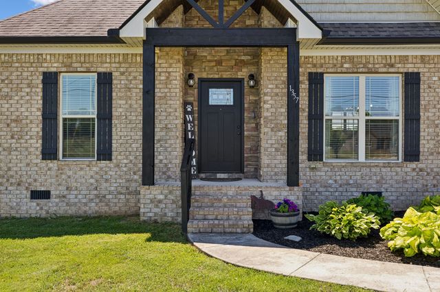 1357 Neil Rd, Chapel Hill, TN 37034