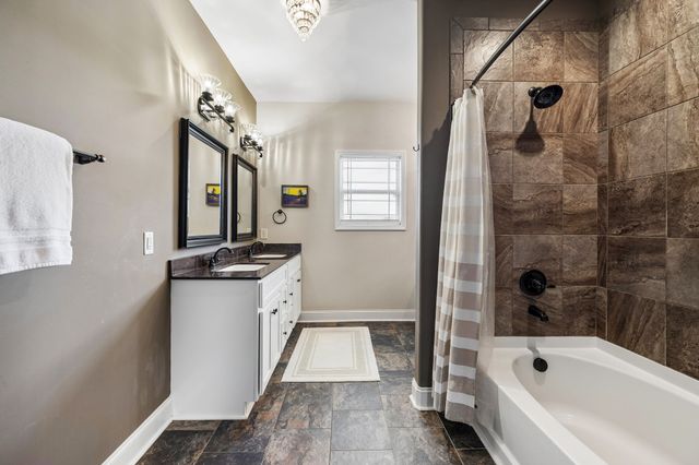 1357 Neil Rd, Chapel Hill, TN 37034
