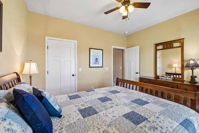 1357 Neil Rd, Chapel Hill, TN 37034