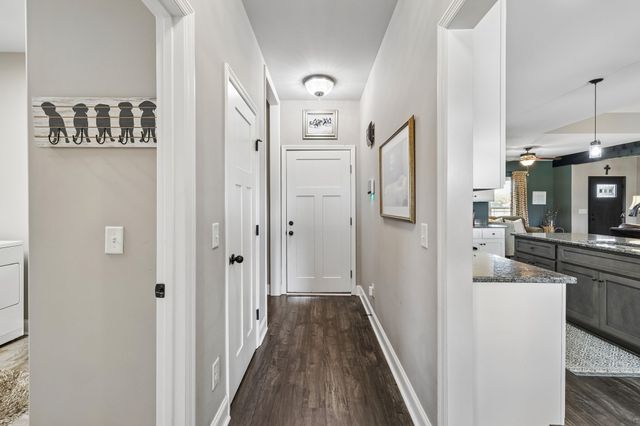 1357 Neil Rd, Chapel Hill, TN 37034