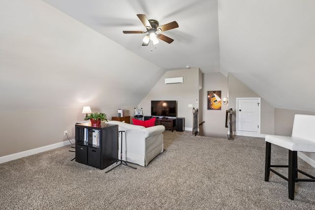 1357 Neil Rd, Chapel Hill, TN 37034