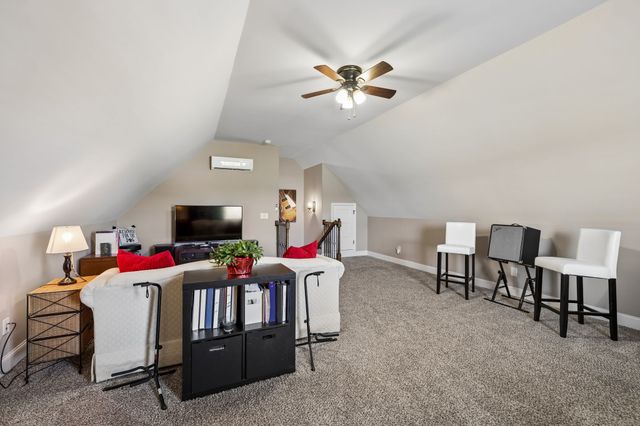 1357 Neil Rd, Chapel Hill, TN 37034