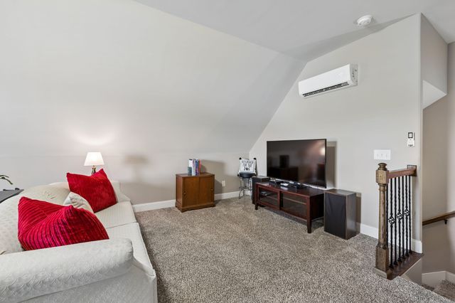 1357 Neil Rd, Chapel Hill, TN 37034