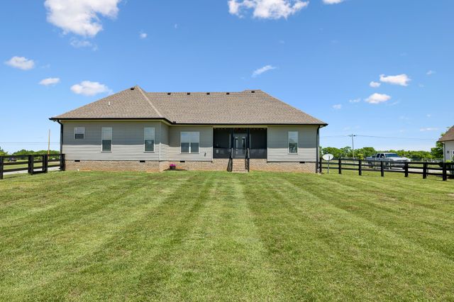 1357 Neil Rd, Chapel Hill, TN 37034