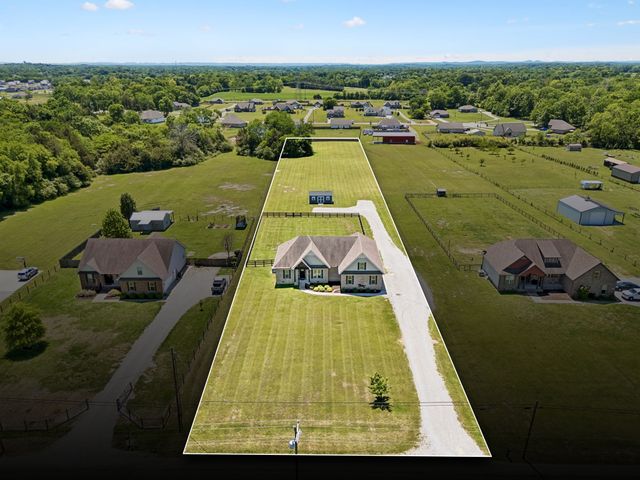 1357 Neil Rd, Chapel Hill, TN 37034