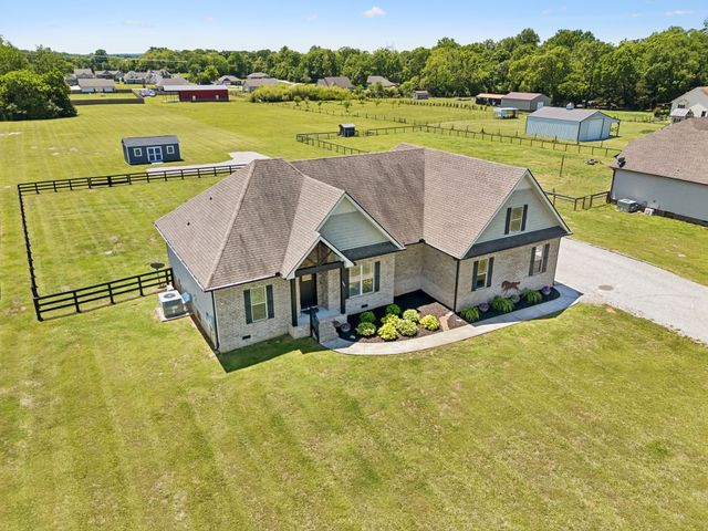 1357 Neil Rd, Chapel Hill, TN 37034