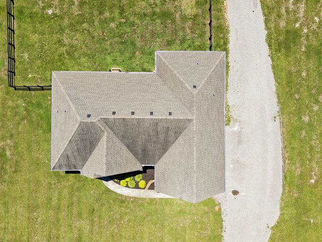 1357 Neil Rd, Chapel Hill, TN 37034