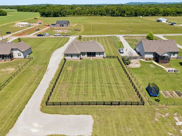1357 Neil Rd, Chapel Hill, TN 37034