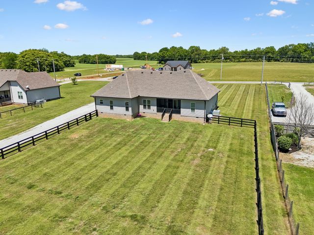 1357 Neil Rd, Chapel Hill, TN 37034