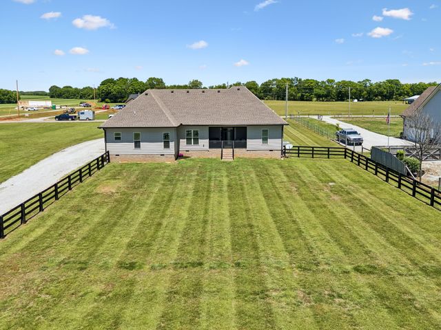 1357 Neil Rd, Chapel Hill, TN 37034