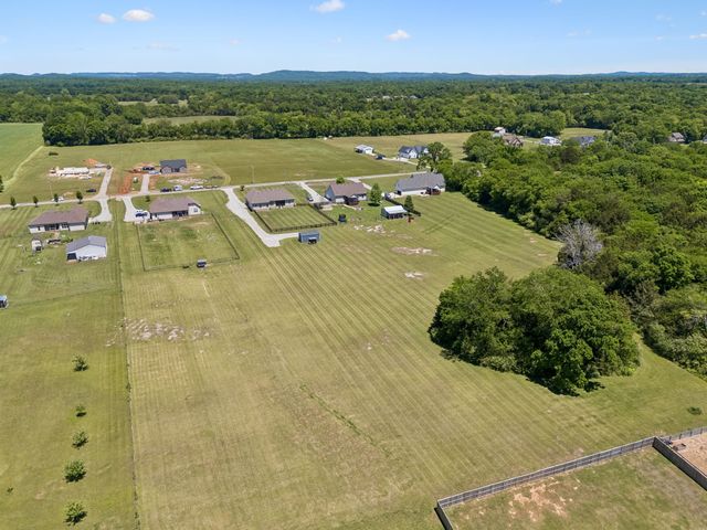 1357 Neil Rd, Chapel Hill, TN 37034
