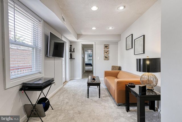 106 S CASTLE ST, Baltimore, MD 21231