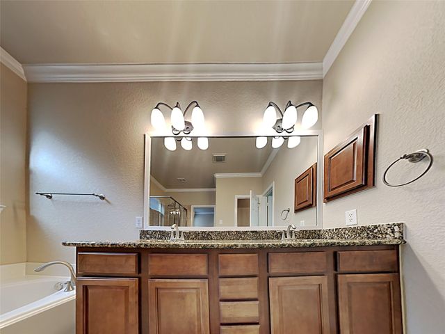 15 Fillgrove Place, The Woodlands, TX 77382