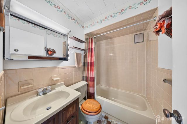 111 Geary Drive, South Plainfield, NJ 07080
