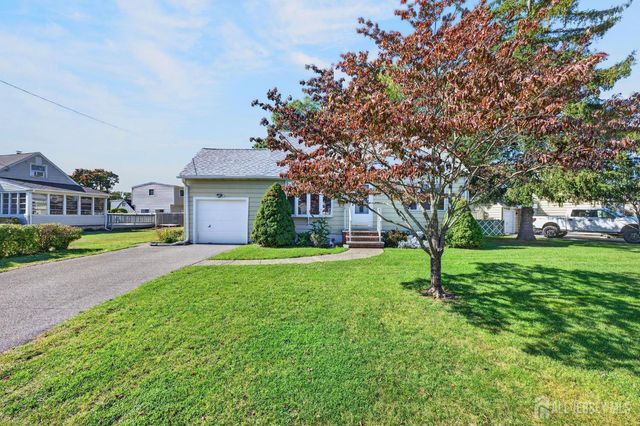 111 Geary Drive, South Plainfield, NJ 07080