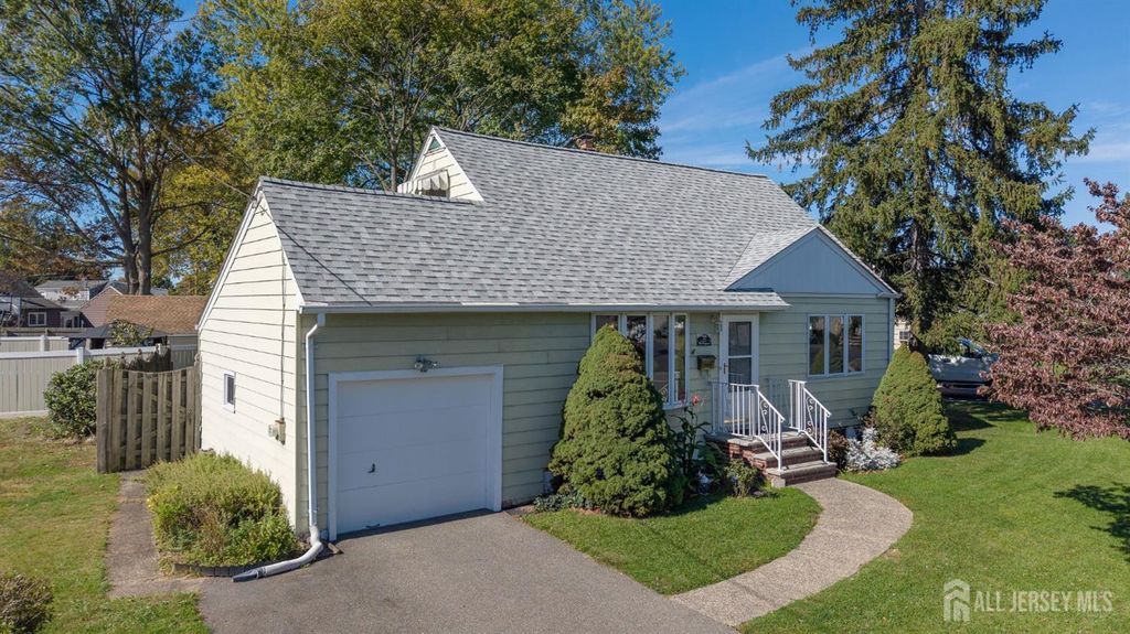 111 Geary Drive, South Plainfield, NJ 07080