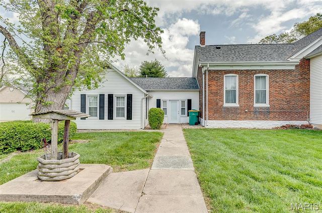339 E Mill, Millstadt, IL 62260