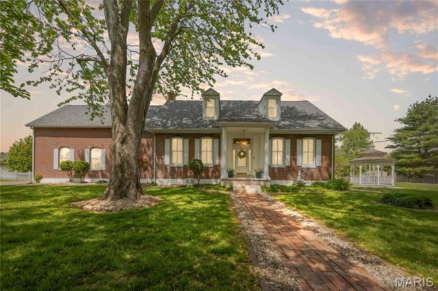 339 E Mill, Millstadt, IL 62260