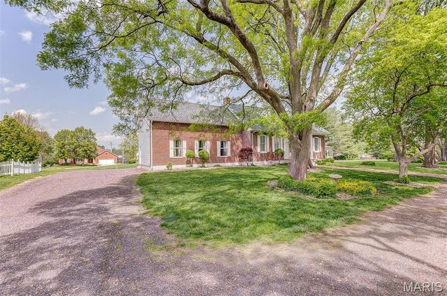 339 E Mill, Millstadt, IL 62260