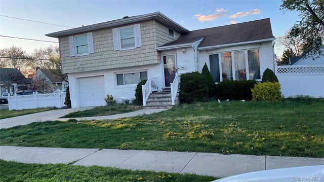 128 Cedar Street, Freeport, NY 11520