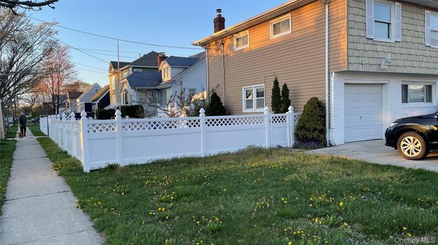 128 Cedar Street, Freeport, NY 11520